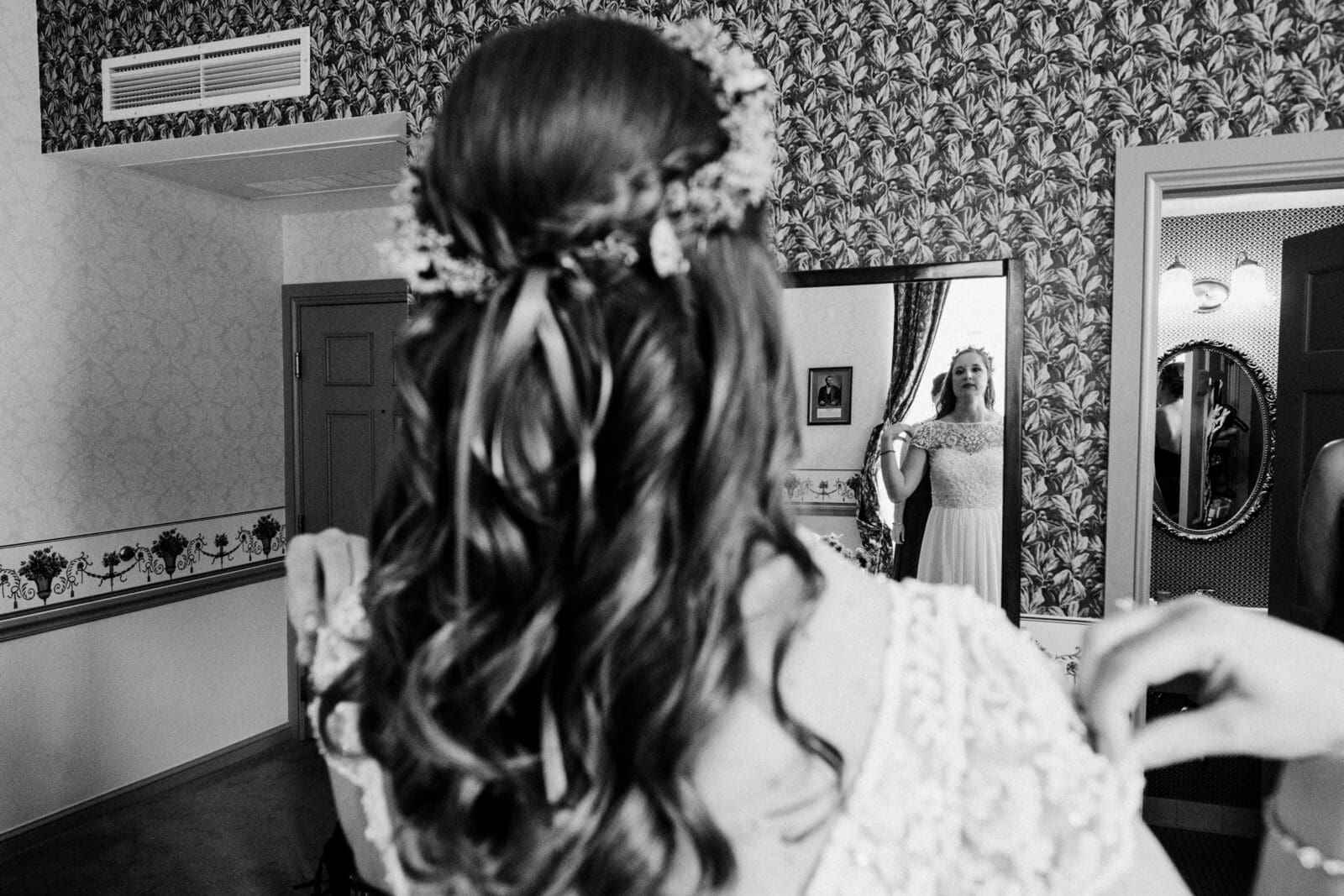 Sabrina &amp; Bill's lively Galena Wedding