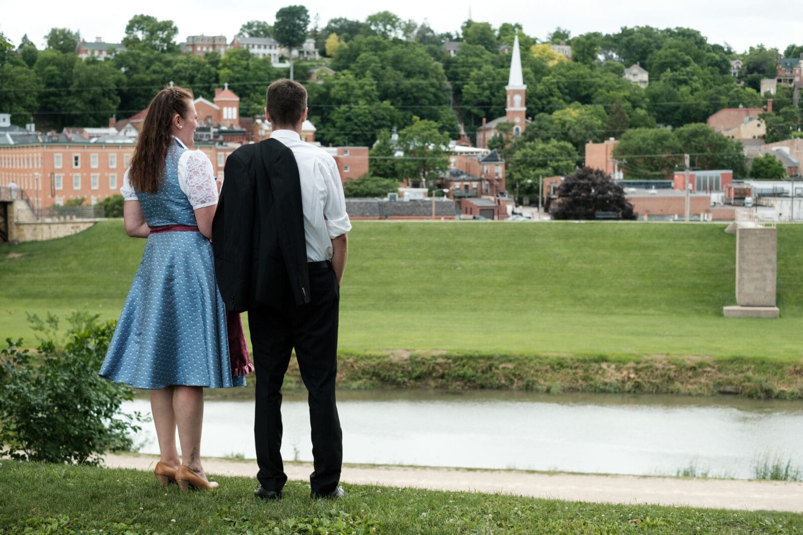 Sabrina &amp; Bill's lively Galena Wedding