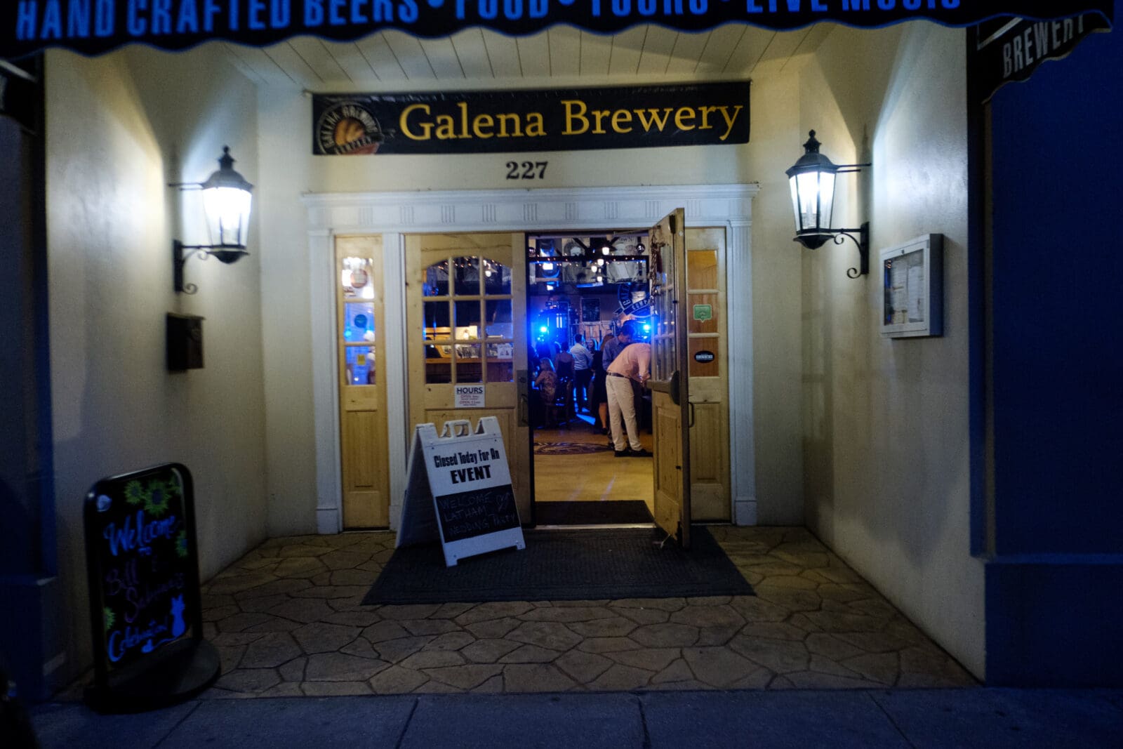 Sabrina &amp; Bill's lively Galena Wedding